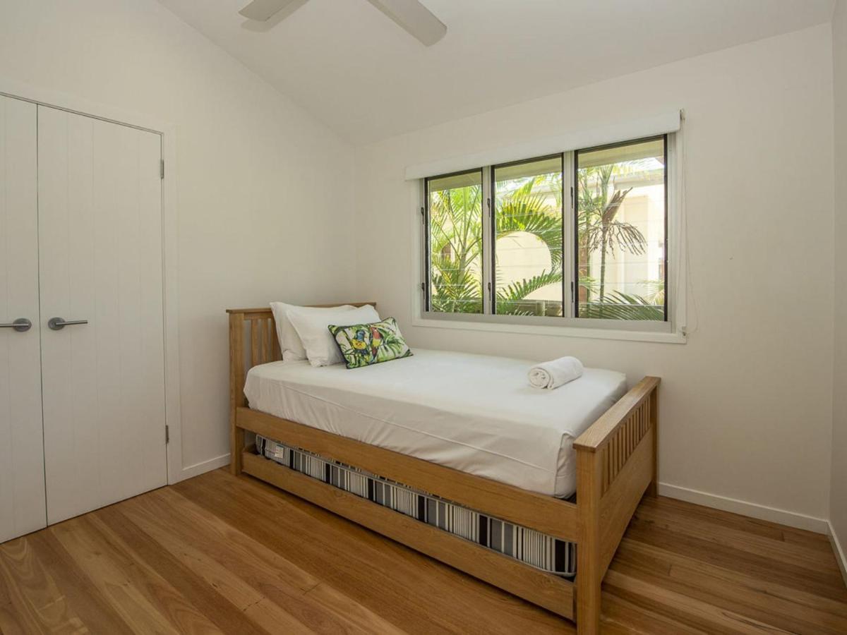 Villa Whispering Palms Nelly Bay Esterno foto