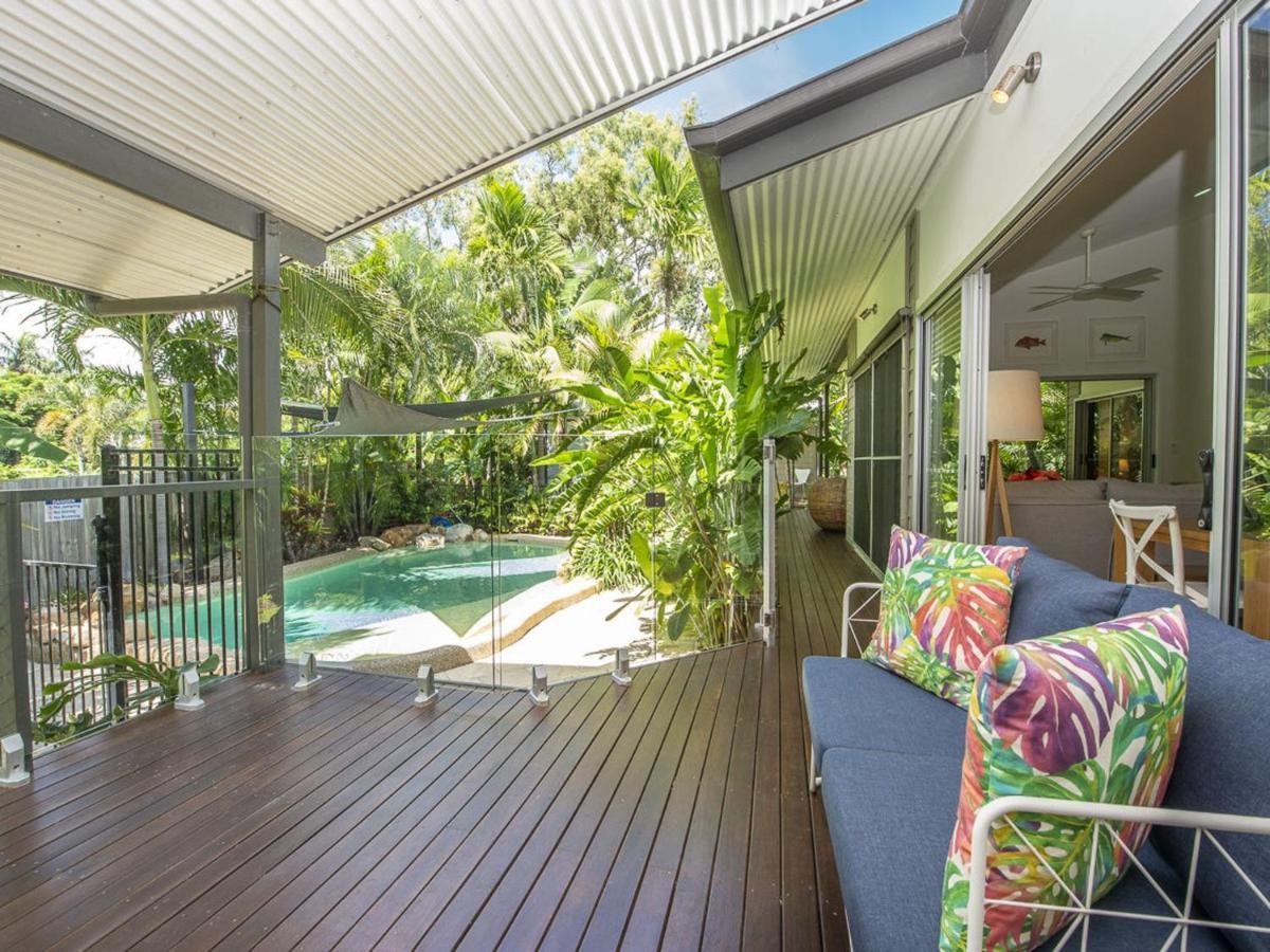 Villa Whispering Palms Nelly Bay Esterno foto